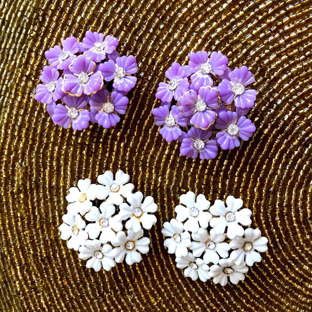 Vintage 2 Pairs 50’s 60’s Molded Plastic Rhinestone Nosegay Flower Clip Earrings